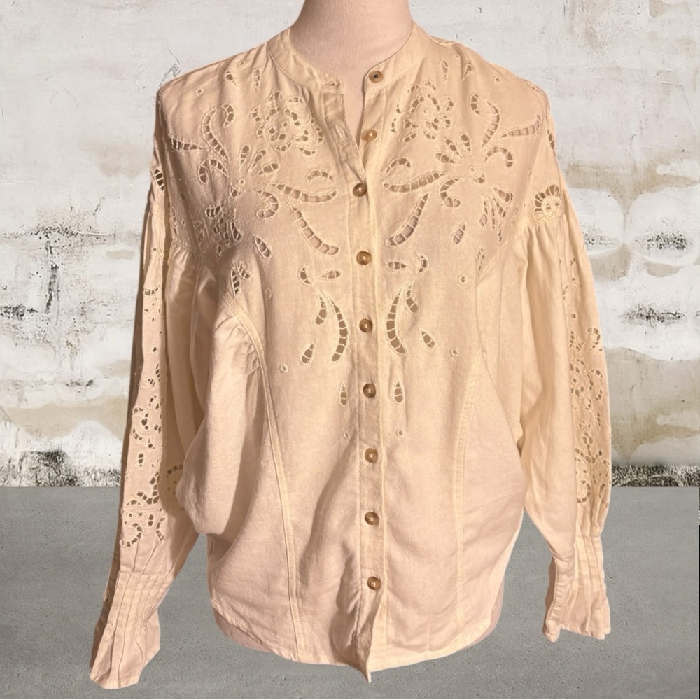 Anthropologie Pilcro Women's Structured Eyelet Blouse Size XS - Picture 3 of 7